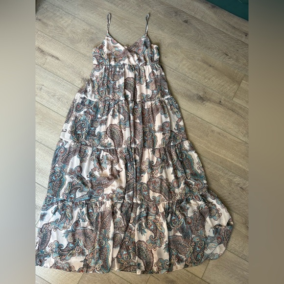 Express Paisley Print Dress in Cream and Brown - Picture 7 of 7